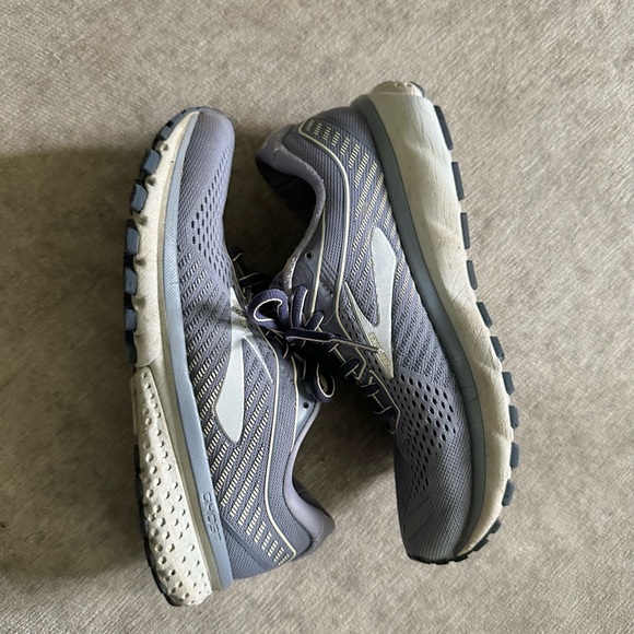 Women’s Brooks Ghost 12 size 8.5 - Picture 3 of 8